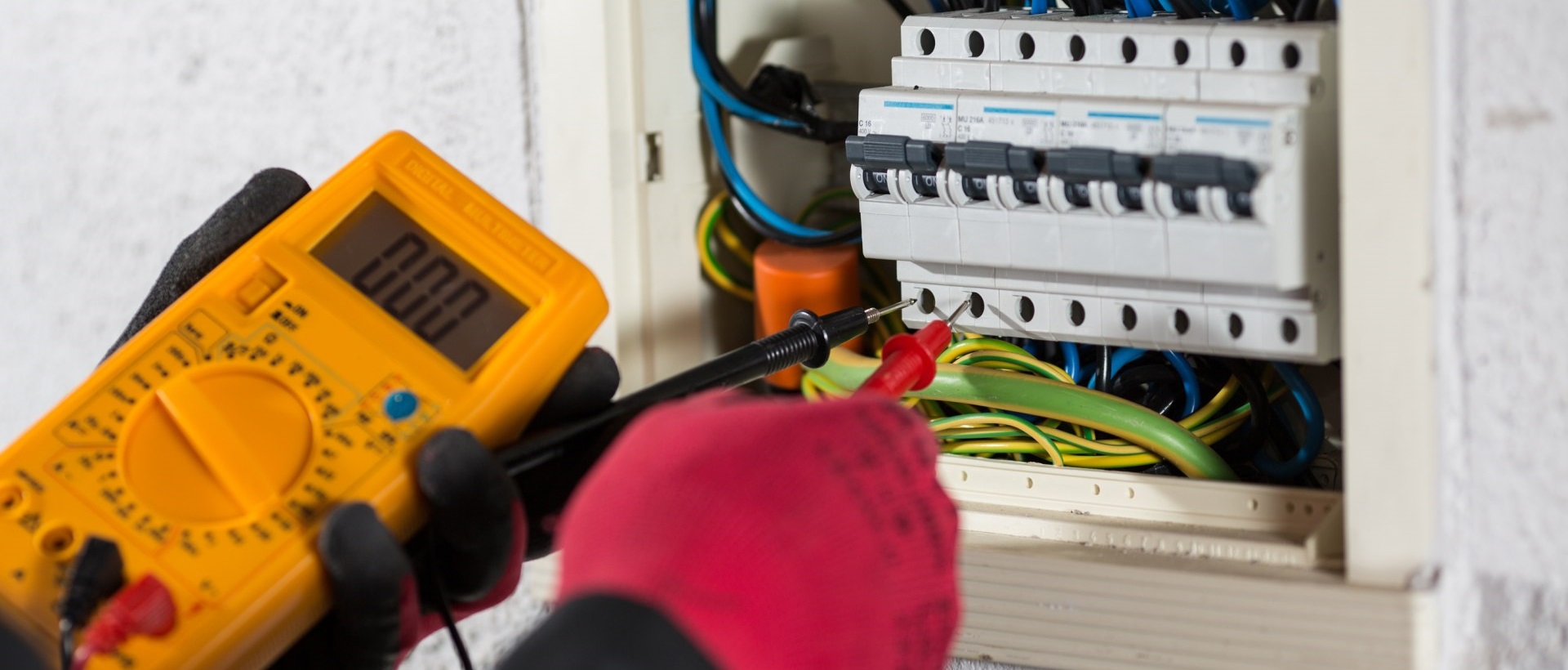 Electricians E12